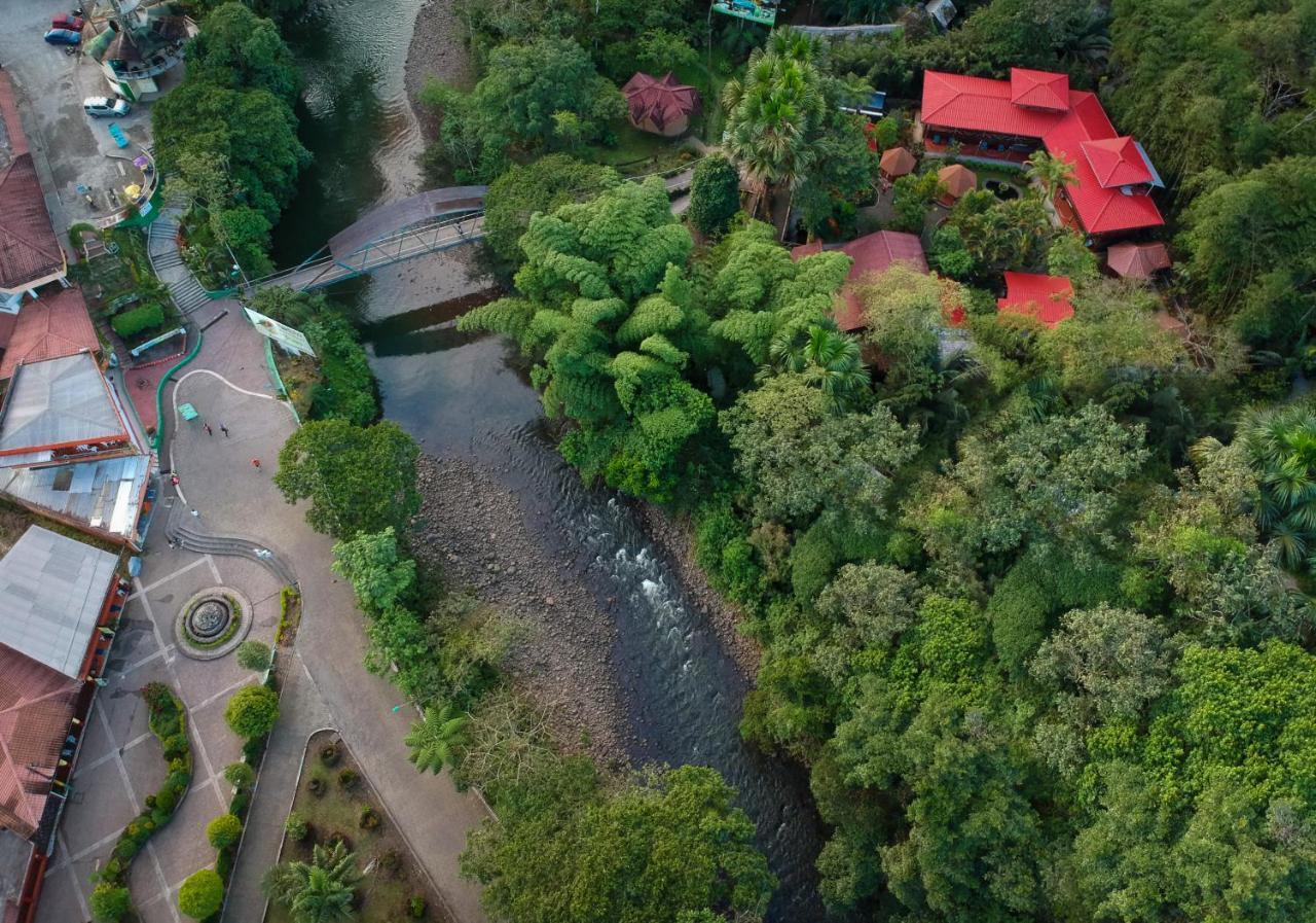 El Jardin Hotel & Restaurante Puyo Buitenkant foto